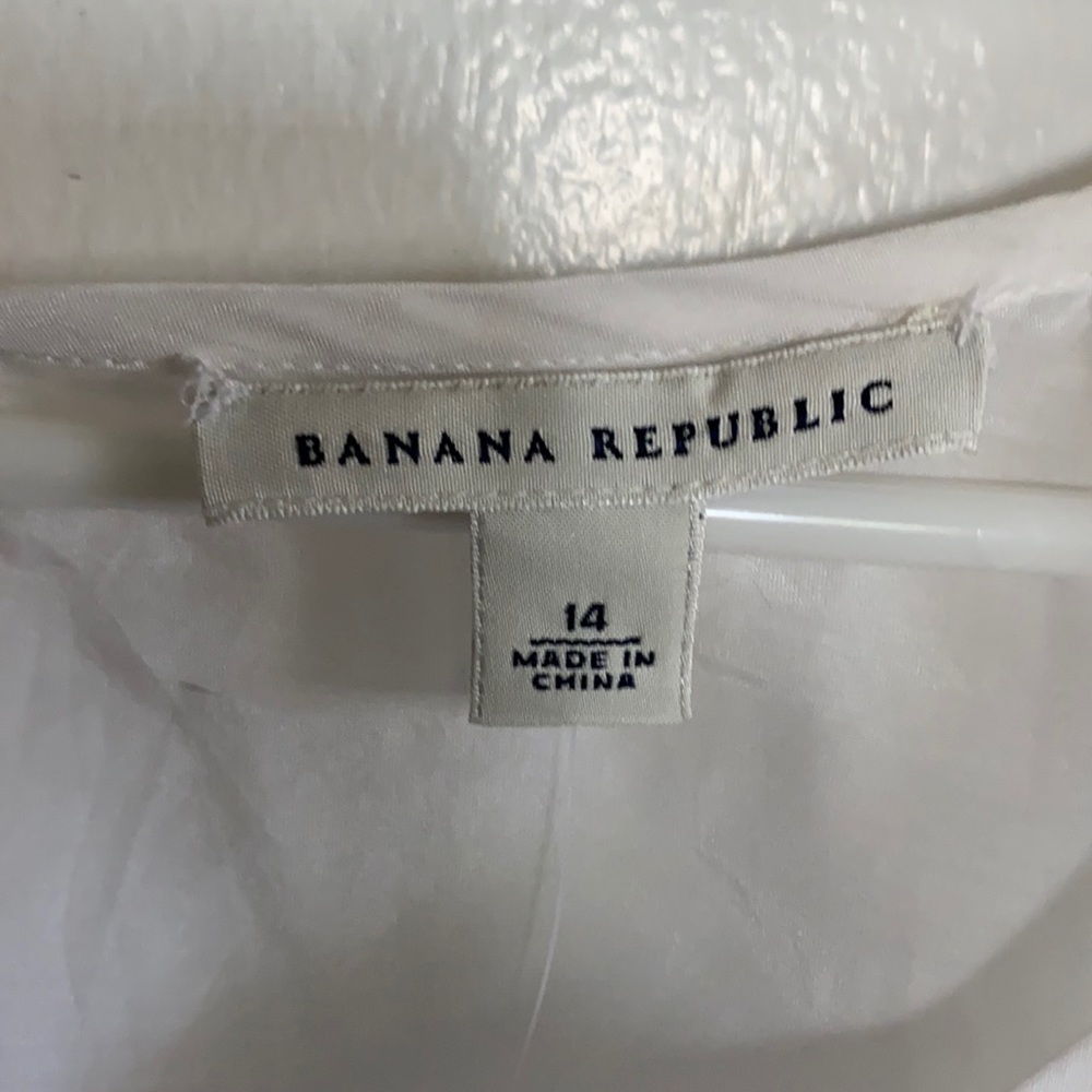 Women’s white shirt sleeve blouse